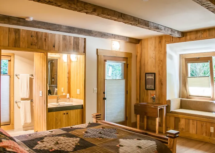 Bed and Breakfast Squibb Houses
